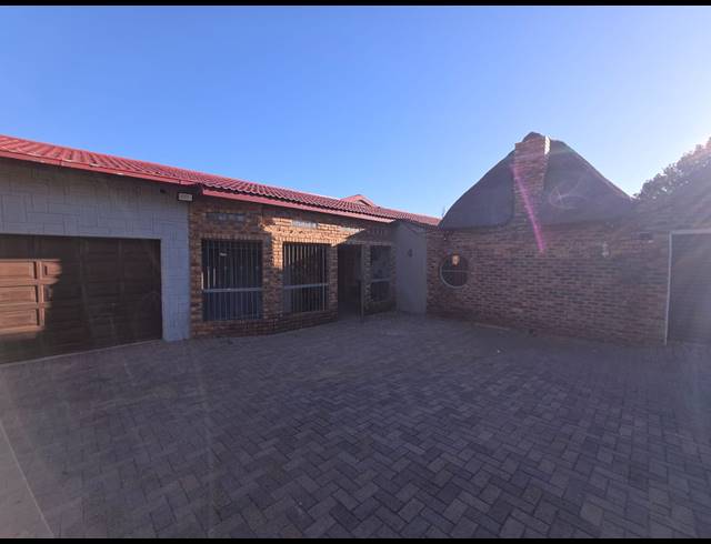 4 BEDROOM HOUSE FOR SALE IN SASOLBURG EXT 11